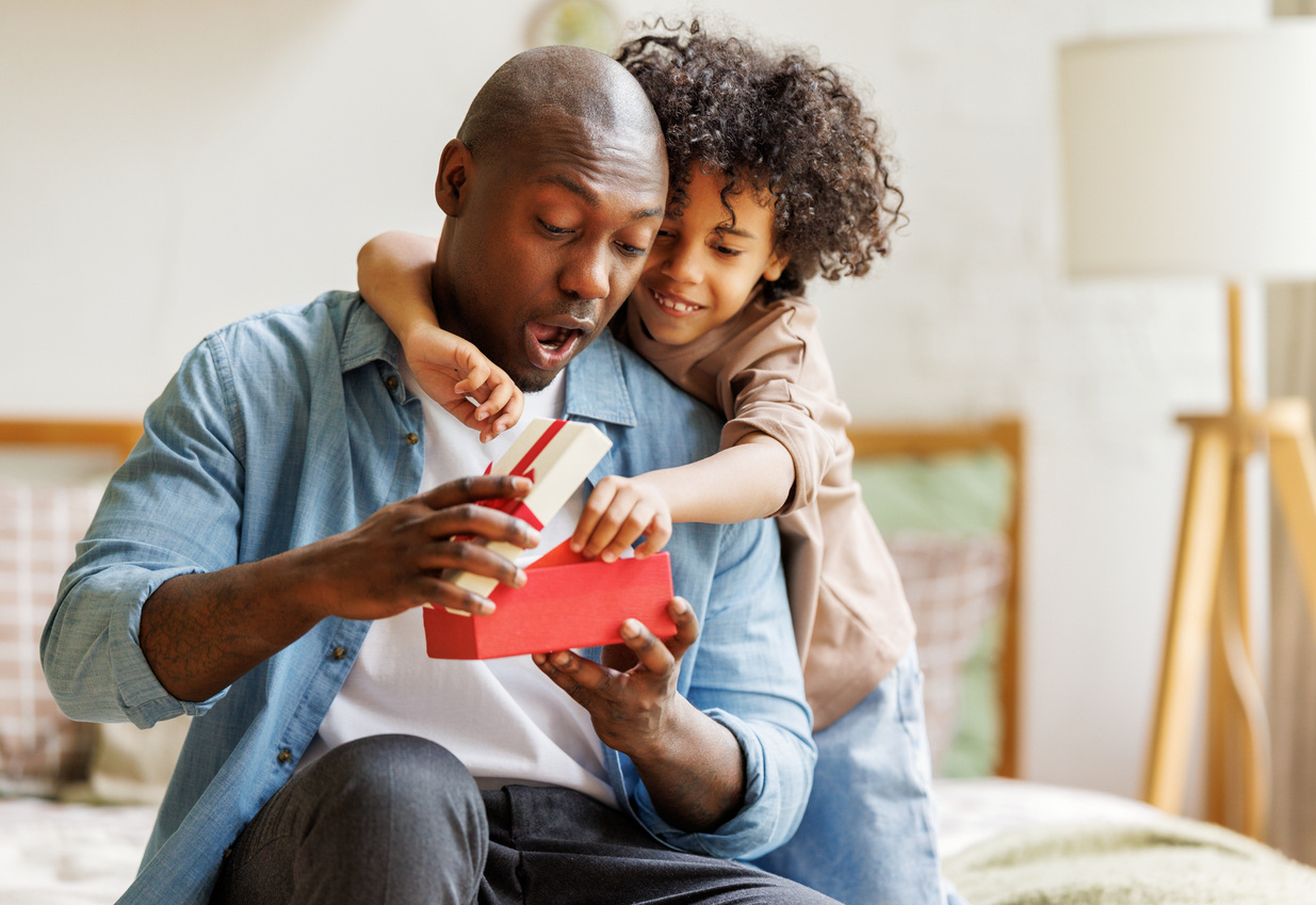 Father's Day Gift Ideas for Employees: 7 Gift Cards Dads Want