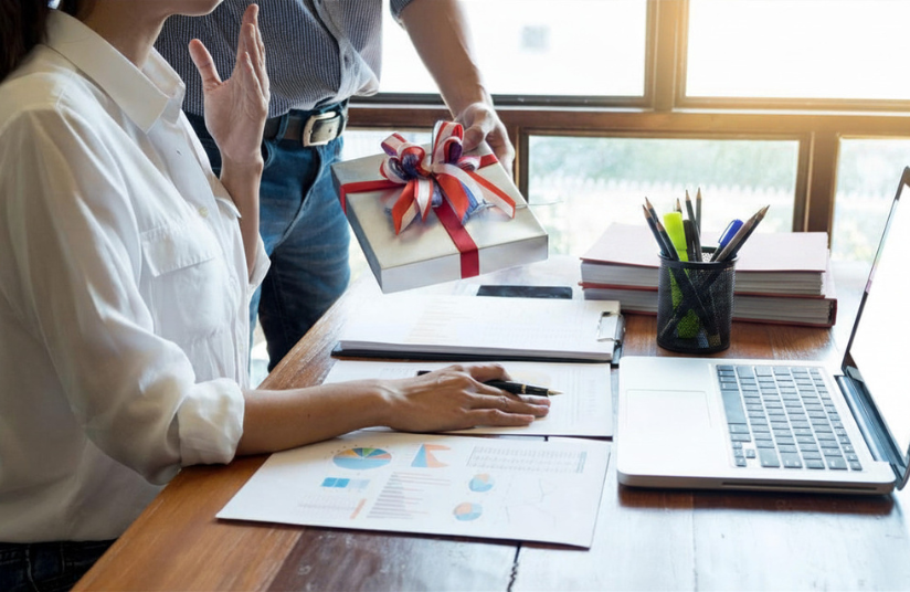 Effective Holiday Incentive Programs Are Planned Before Q4