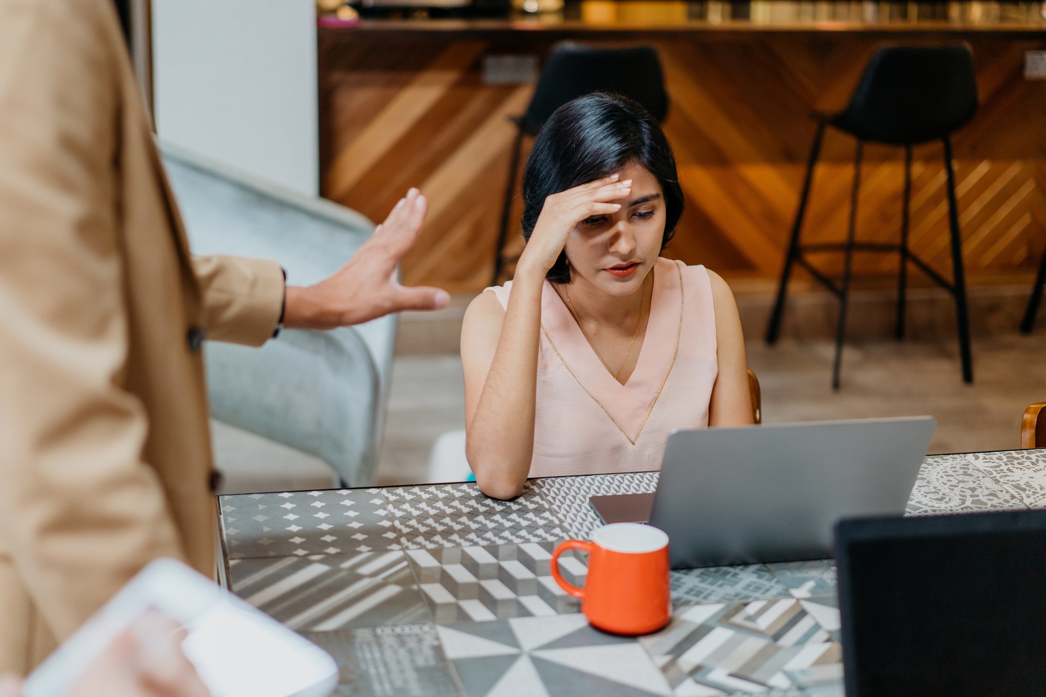 Employee Learning & Constructive Criticism: How to Give Feedback That Builds Confidence